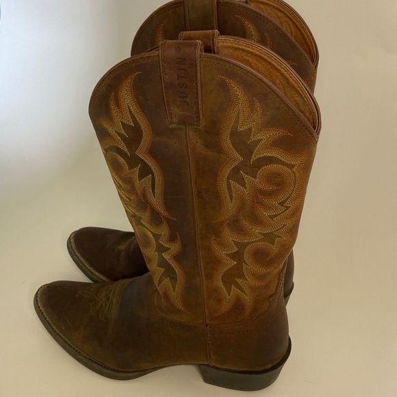 Justin Boots Other - Vintage Justin brown cowboy boots 2551